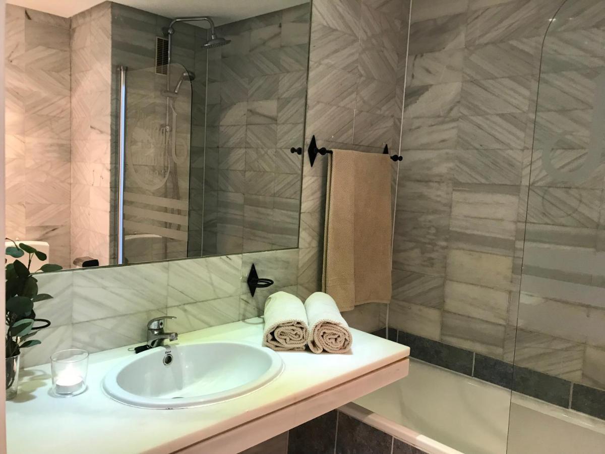 Large And Elegant In Puerto Banus With Pools And Paddle Apartment Marbella Ngoại thất bức ảnh